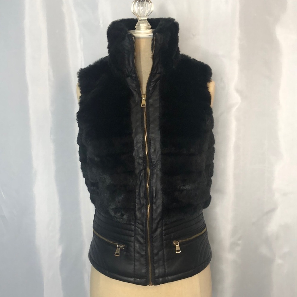 Locura Women Black Faux Fur Vest Size S
